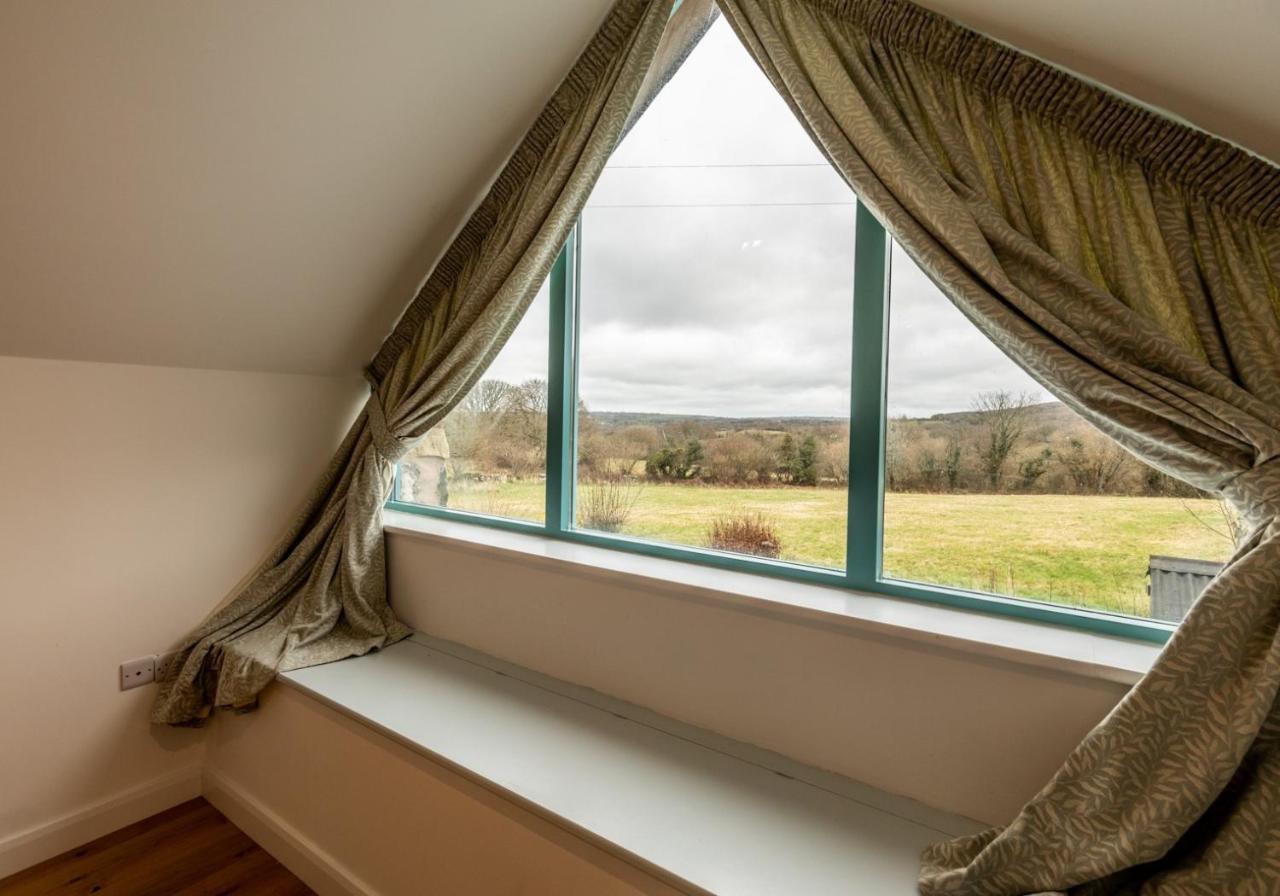 Penrhiw - A Country Cottage With Mountain Views Newport  Exterior foto
