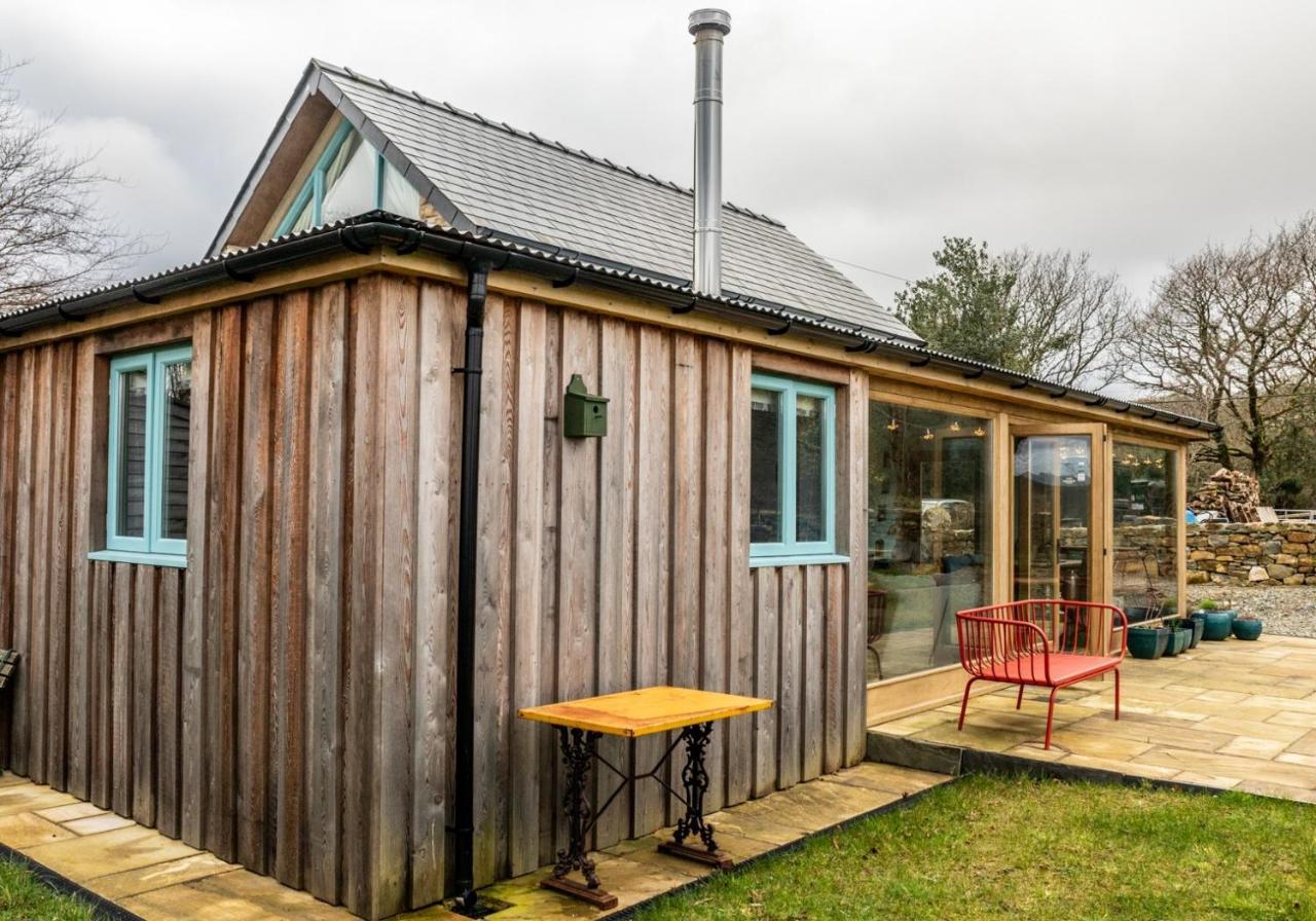 Penrhiw - A Country Cottage With Mountain Views Newport  Exterior foto